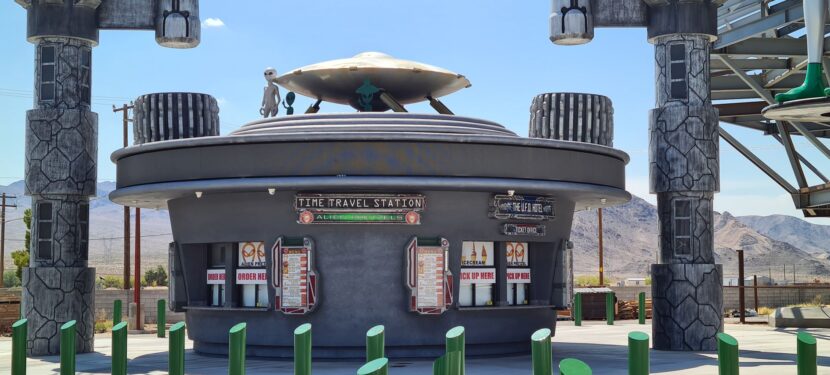 Tag 22 – Donnerstag, 15.06.2023: Von Las Vegas nach Barstow mit Kunst, Aliens und Gyros Pita