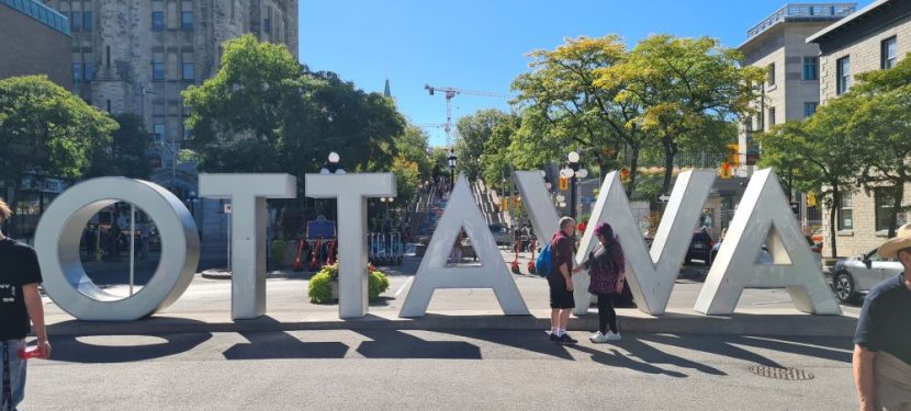 Tag 20 – Samstag 20.09.2025: Eine Demo und eine geschlossene Kirche wegen Hochzeit. Ottawa